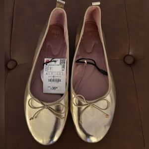Zara gold ballet flats. NWT.
